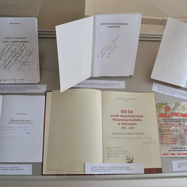 122_2_ksiazka-z-autografem.jpg