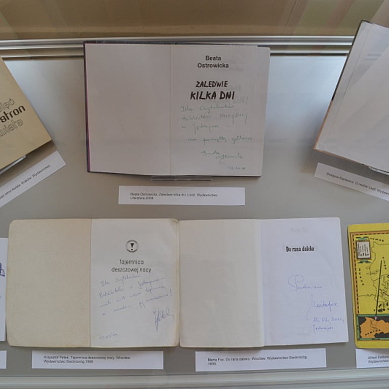 122_5_ksiazka-z-autografem.jpg