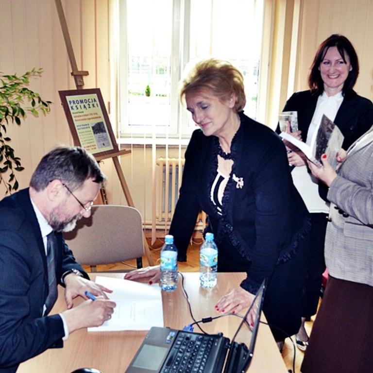 48_3_spotkanie-autorskie-z-dr-hab-krzysztofem-slusarkiem.jpg