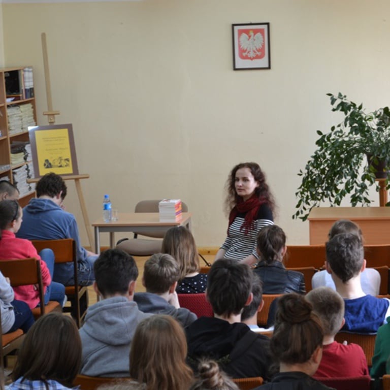 49_1_spotkanie-autorskie-z-katarzyna-majgier.jpg