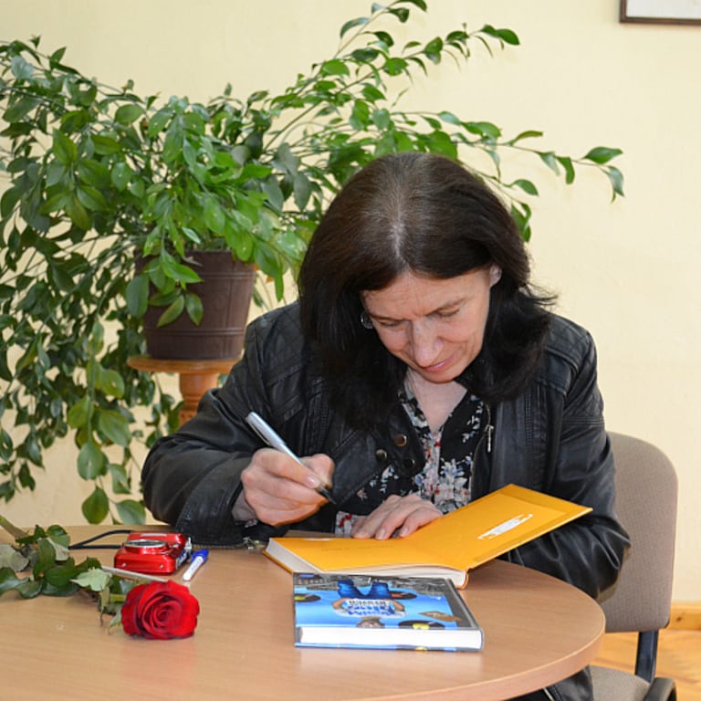 87_2_spotkanie-autorskie-z-katarzyna-ryrych.jpg